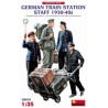 MiniArt 38010 1 - 35 German train station staff 1930-40